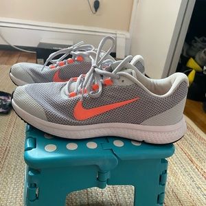 Size 7.5 Nike running sneakers